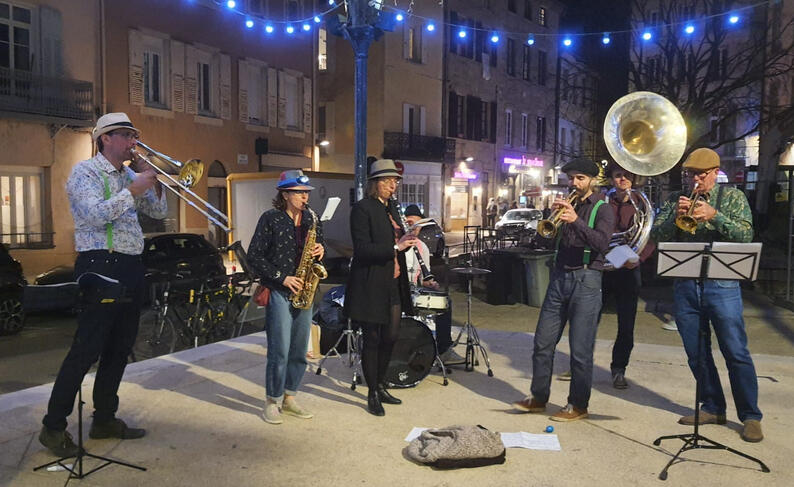 Soirée d'ouverture du festival d'un jour.