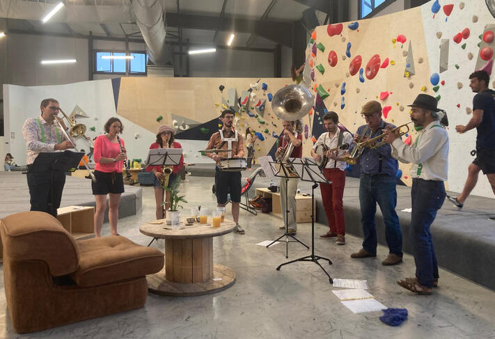 Inauguration de la salle The Roof